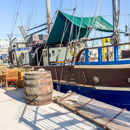 Hotel na wodzie Houseboat Santa Marina With 8 Cabins