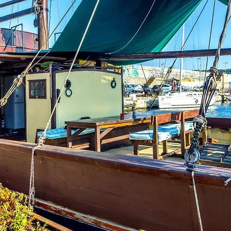 Hotel na wodzie Houseboat Santa Marina With 8 Cabins