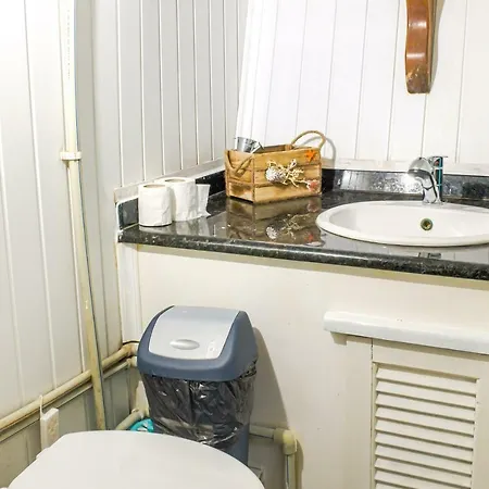 Houseboat Santa Marina With 8 Cabins Hotel na wodzie